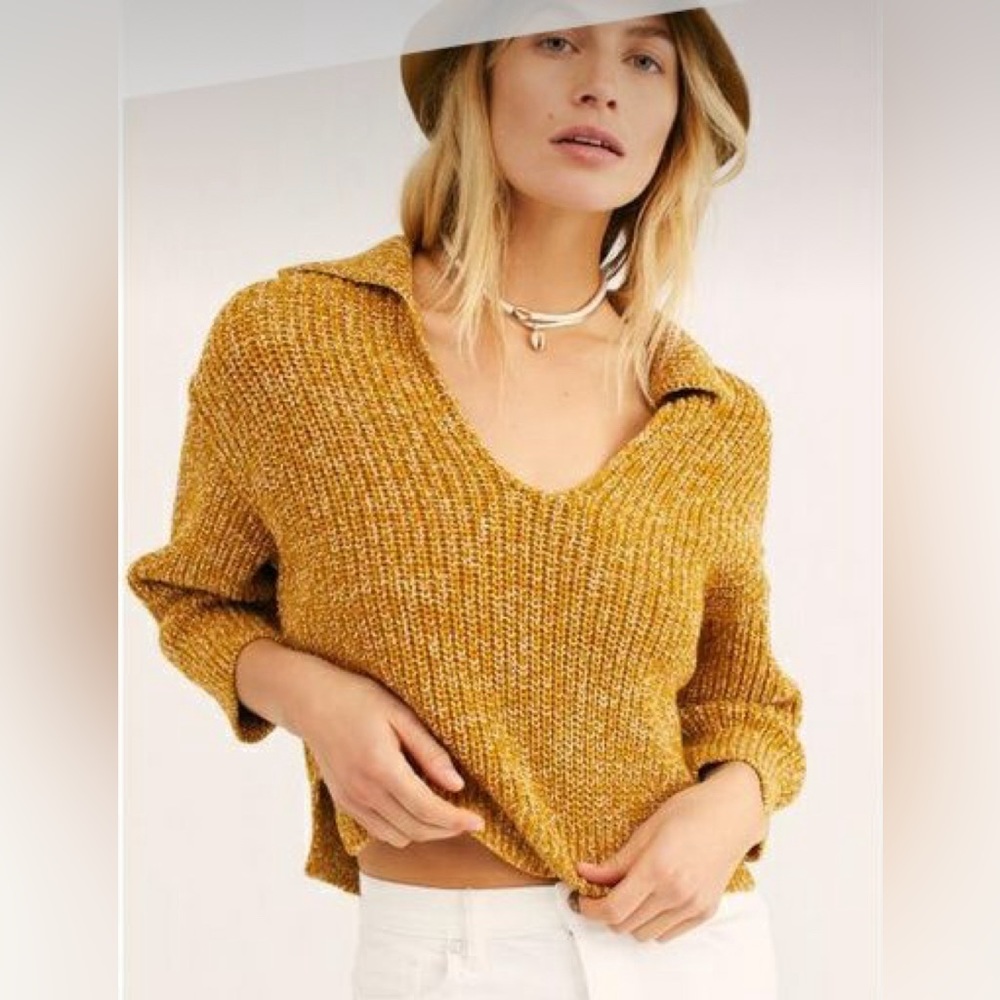 Free People Love This City Cropped Mustard V Neck Collar Slouchy sweater Size XS